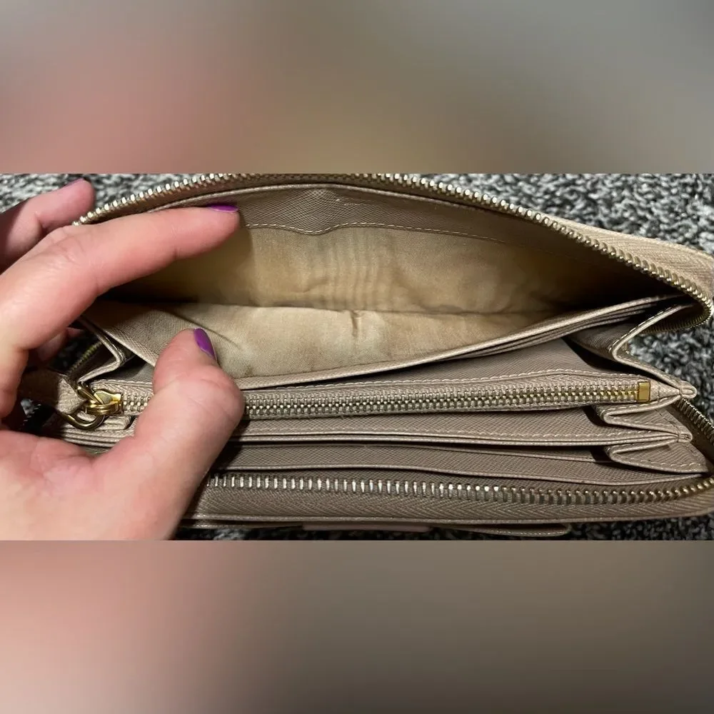 Prada Fiocco wallet